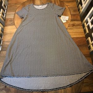 NWT LuLaRoe black & white chevron Carly dress sz S